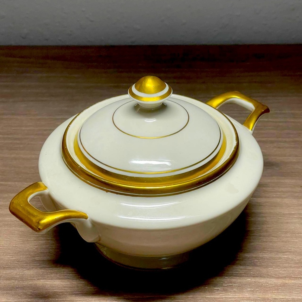 Vintage Warwick China Sugar Bowl with‎ Lid White Gold Rim Handle Made in the USA